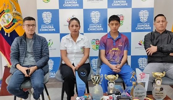 La Prefectura de Zamora Chinchipe entrega implementación deportiva al tenista de mesa Josué Sebastián Pérez, seleccionado nacional