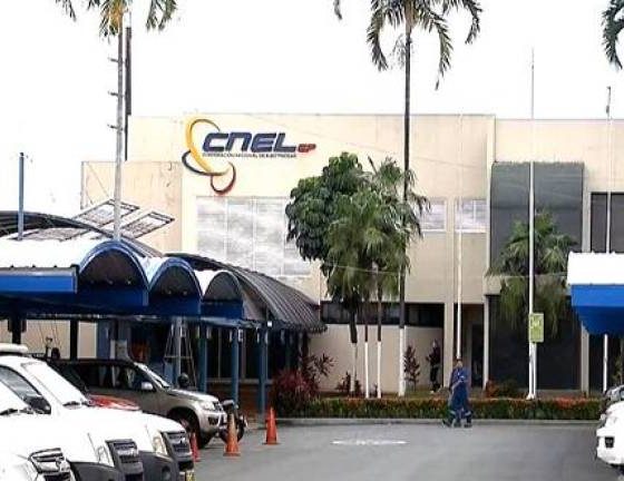 Allanan sede del Comité de Trabajadores de CNEL en Guayaquil por presunto desvío de fondos