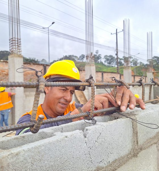 Avanza construcción de aulas en la “Leonidas García”