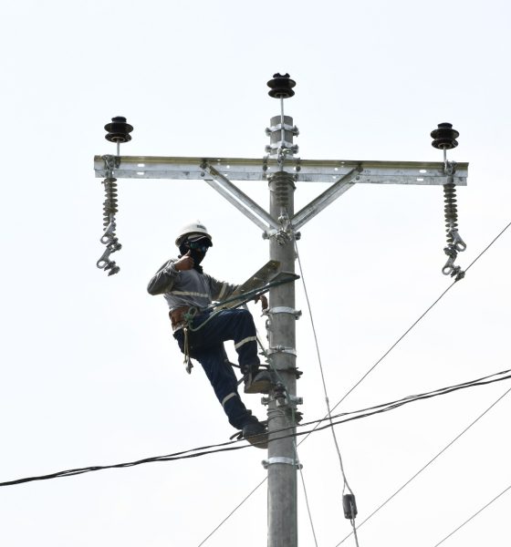 Iluminación vial en Chuchumbletza alcanza 50 % de ejecución