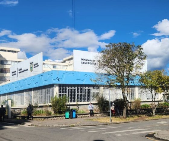 Bebé achuar muere en el Hospital Vicente Corral Moscoso de Cuenca, mientras otros niños de Taisha luchan por sus vidas
