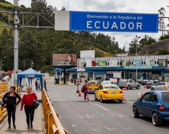 Colombia elevará del 30 % al 100 % los aranceles a las importaciones de Ecuador