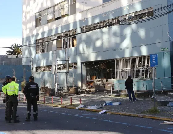 ARCOM confirma que atentado con explosivos en Quito dejó un herido y lo califica como un acto de intimidación