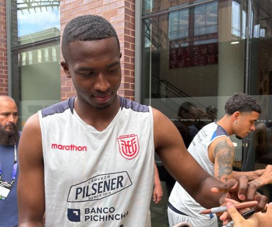 Más allá del fútbol, cómo Caicedo, Pacho e Hincapié lideran la revolución de la sencillez en la Selección de Ecuador