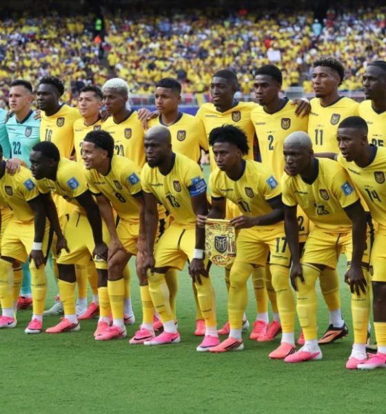 Ecuador afronta un duro reto: vuelo retrasado, madrugada agitada y un estadio repleto ante México