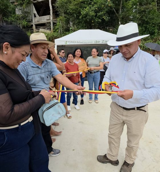 Municipio de Zamora entregó nueva cancha de uso múltiple en el barrio Las Chontas