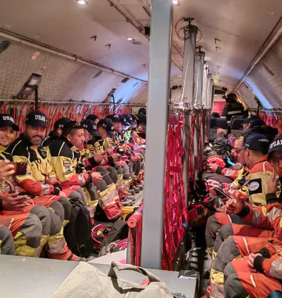 47 bomberos rescatistas de Ecuador llegan a Venezuela